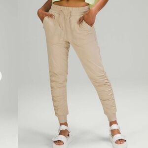 Lululemon Beyond the Studio 7/8 Jogger Sz 12 Trench